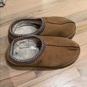 UGG women’s  Brown Slippers